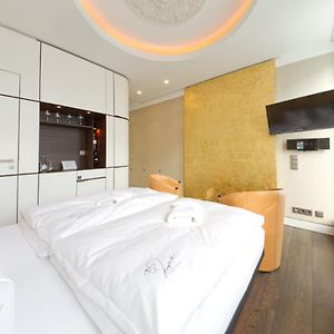 Deluxe Zimmer mit Kingsize-Bett